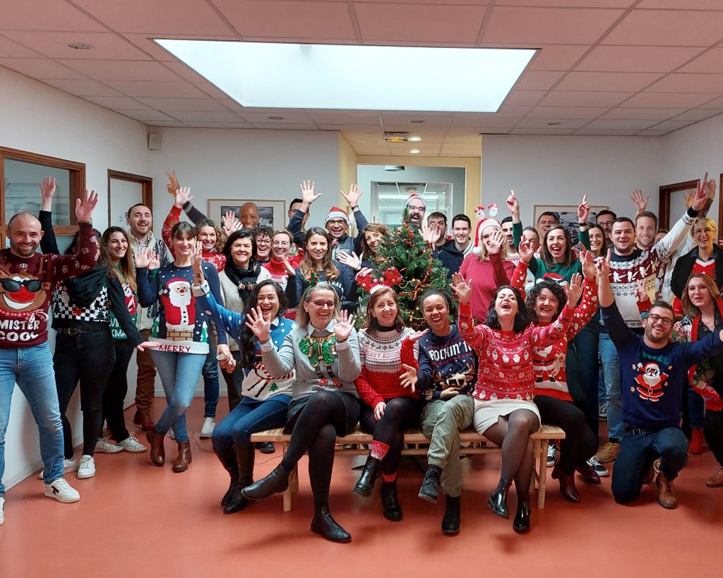 Journée du pull moche de Noël à l'agence de La Rochelle